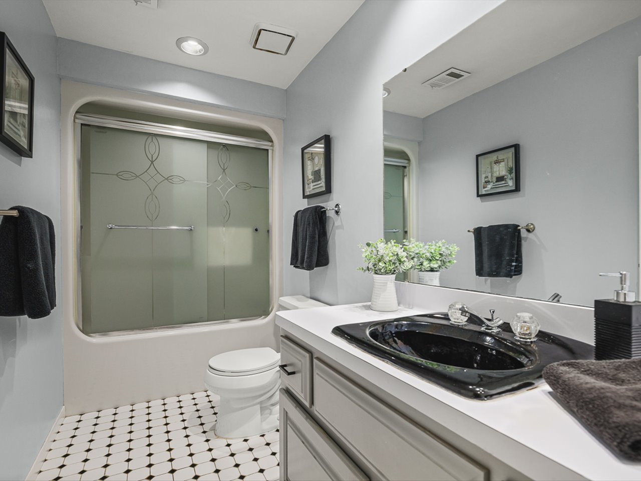 572 Baintree Road Property Photo 17