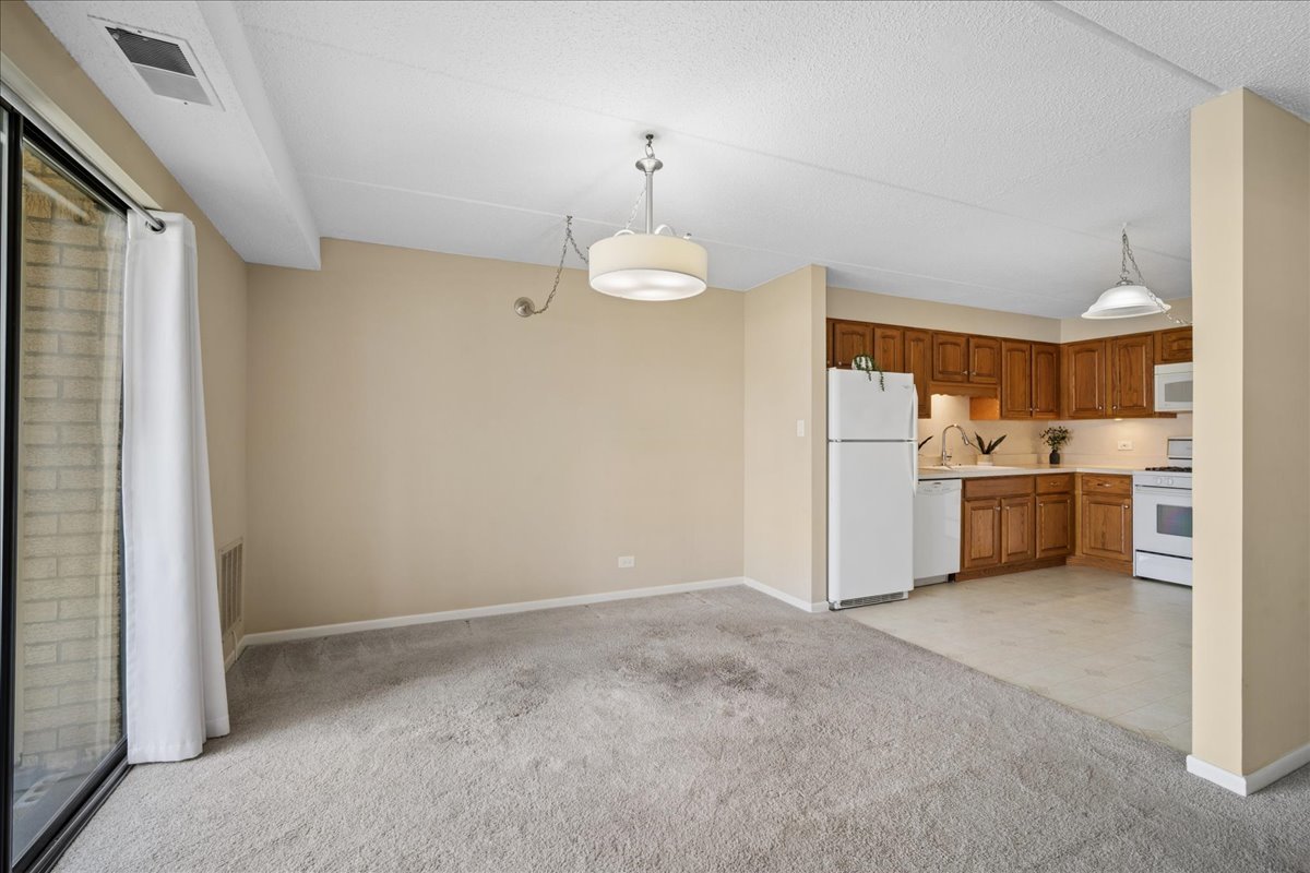 130 E Grand Avenue 108 Property Photo 8