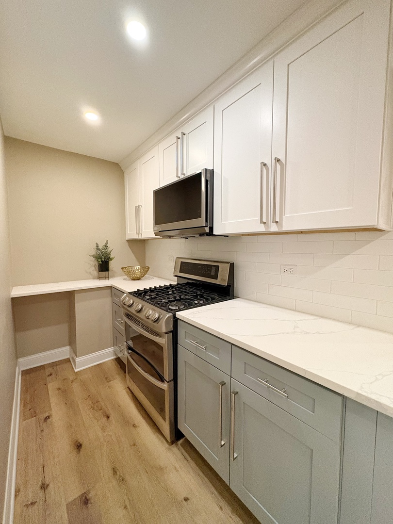215 S Forest Avenue Property Photo 9