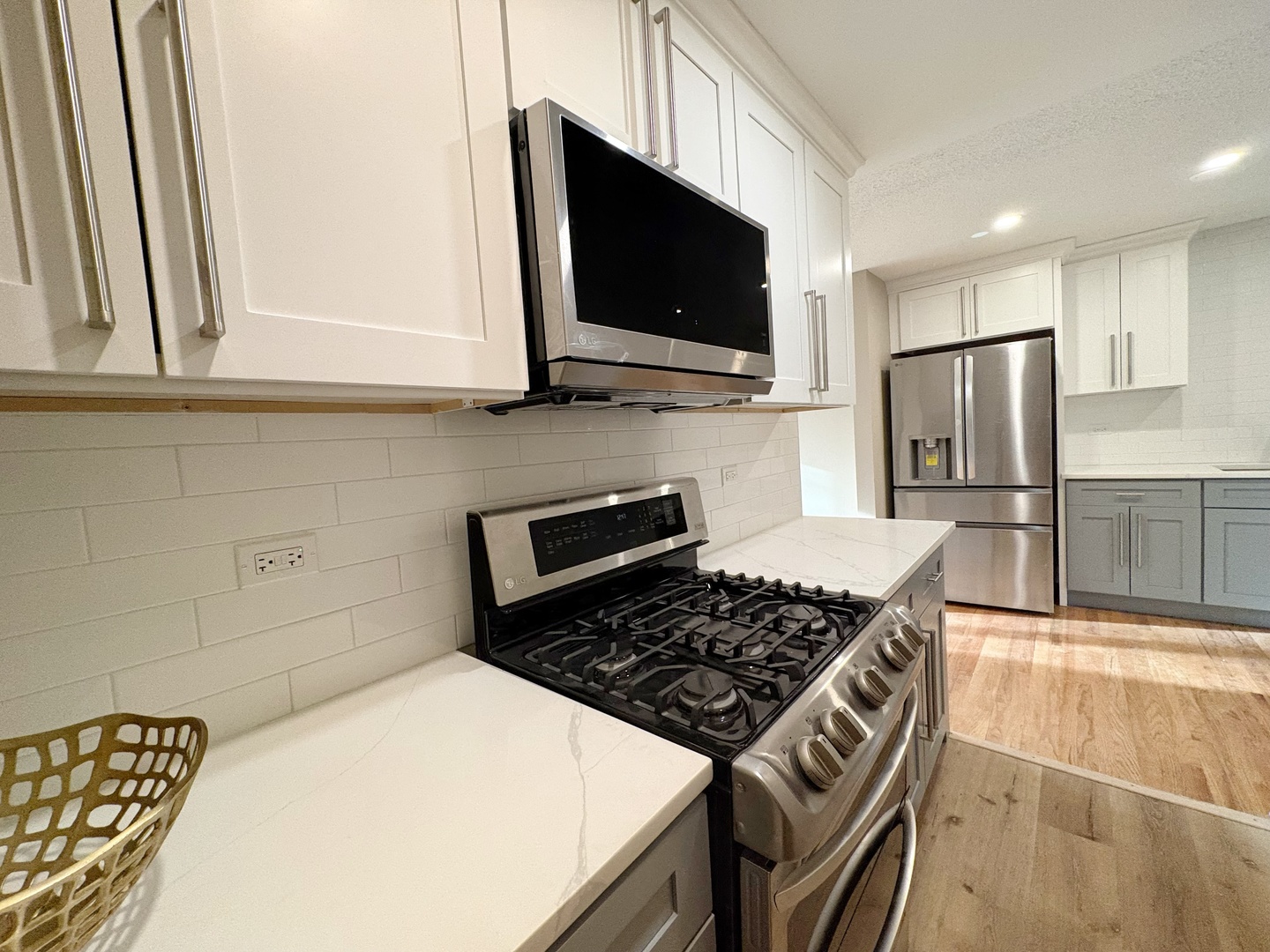 215 S Forest Avenue Property Photo 10