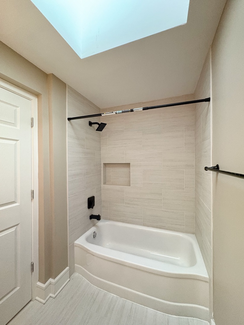 215 S Forest Avenue Property Photo 17
