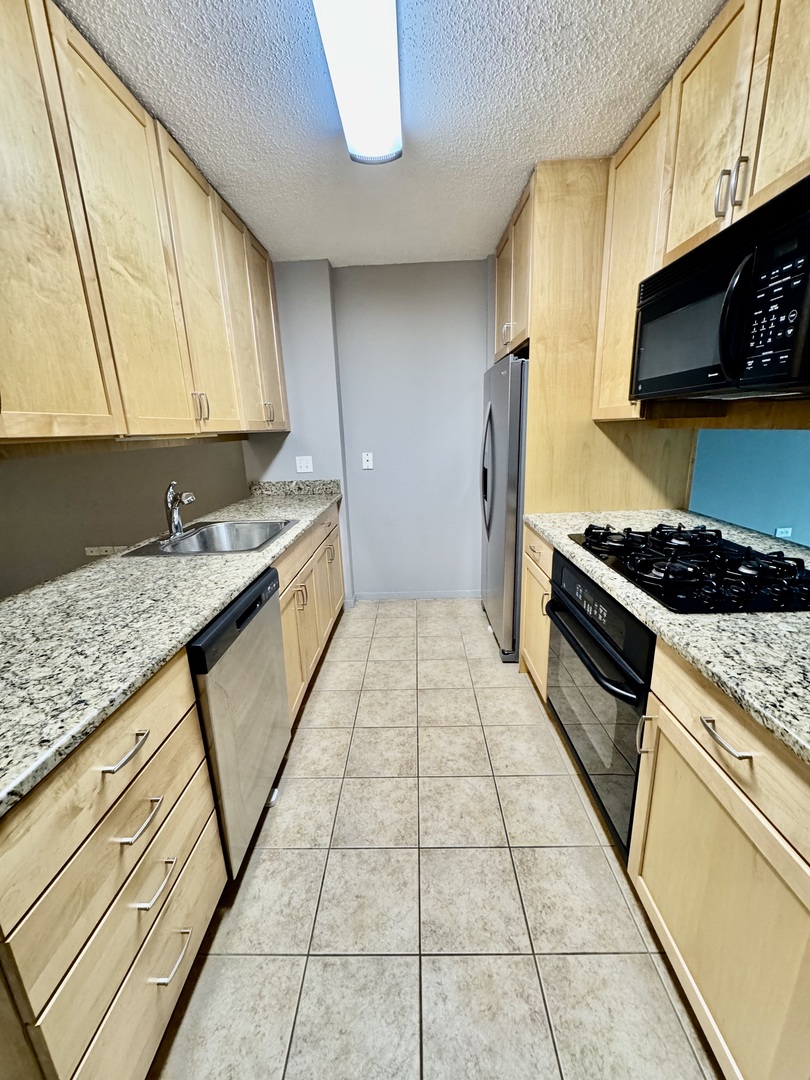 9655 Woods Drive 407 Property Photo 8