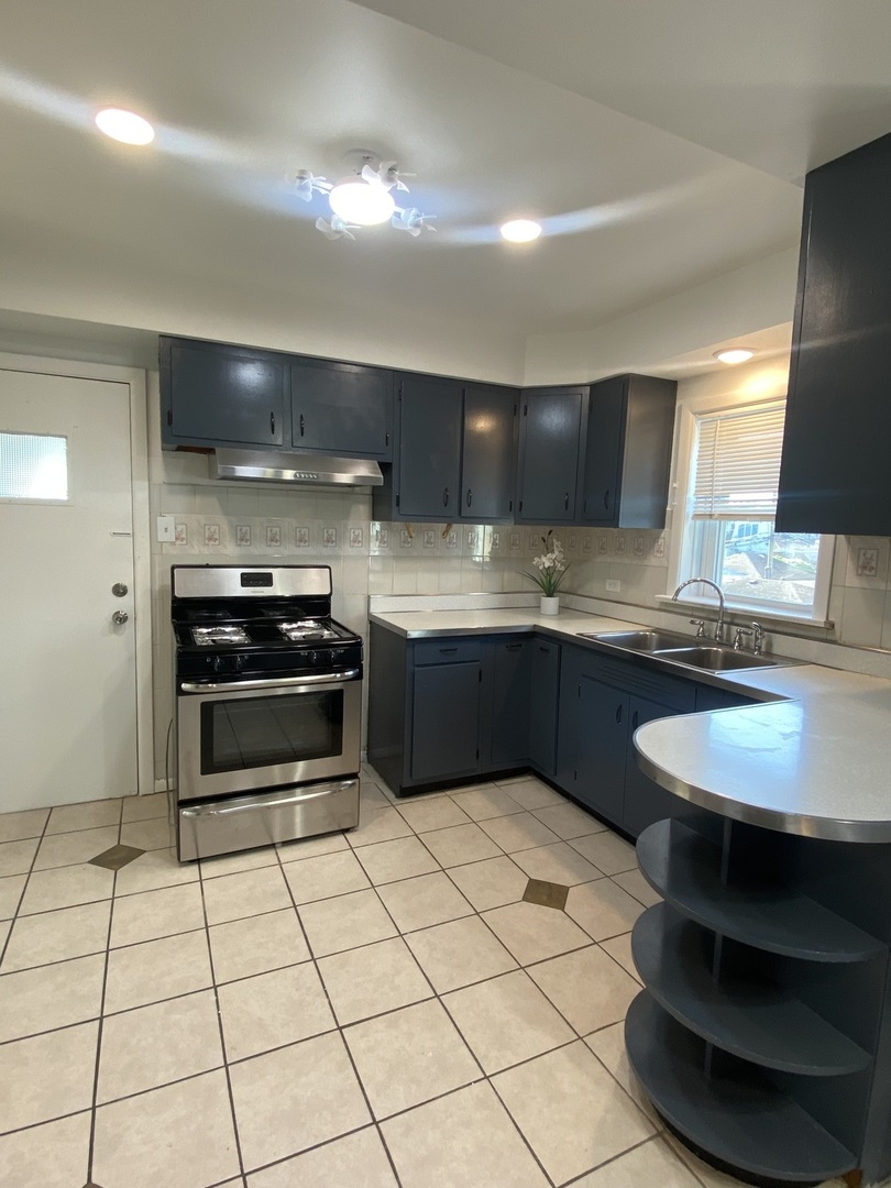 6221 S Kolmar Avenue 2 Property Photo 4