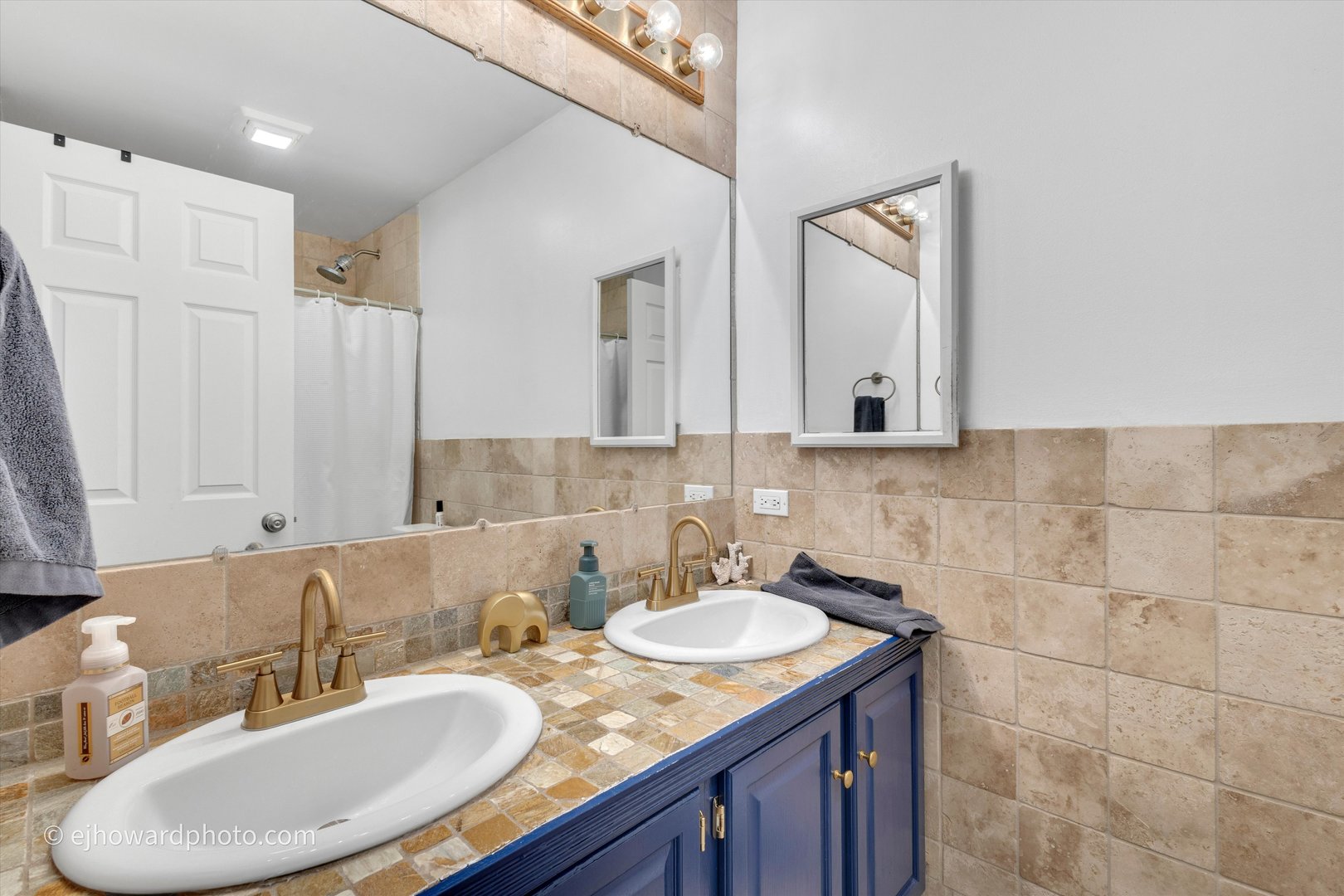 2s758 Timber Drive Property Photo 12