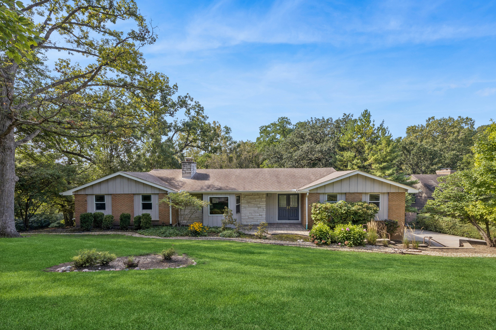 1113 Crane Drive Property Photo 6