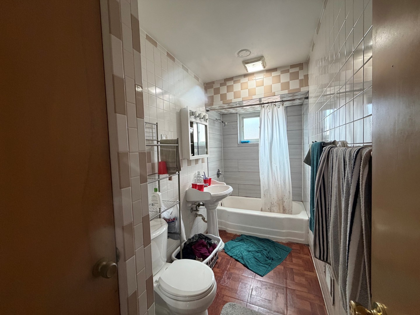 6338 N Kedzie Avenue 2w Property Photo 8
