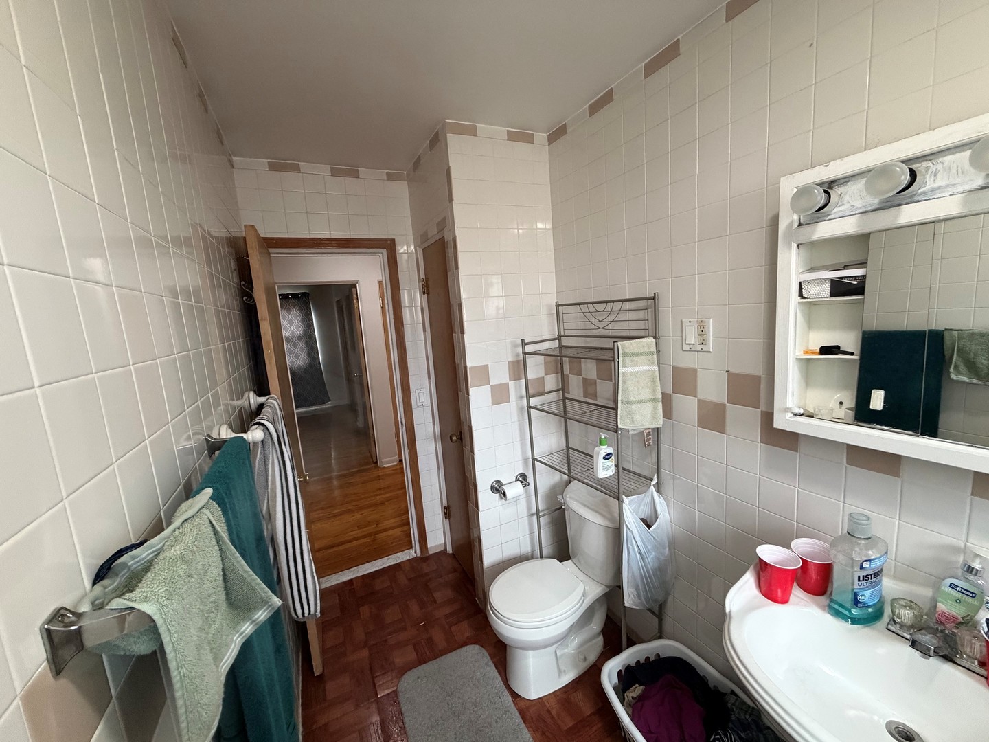 6338 N Kedzie Avenue 2w Property Photo 9