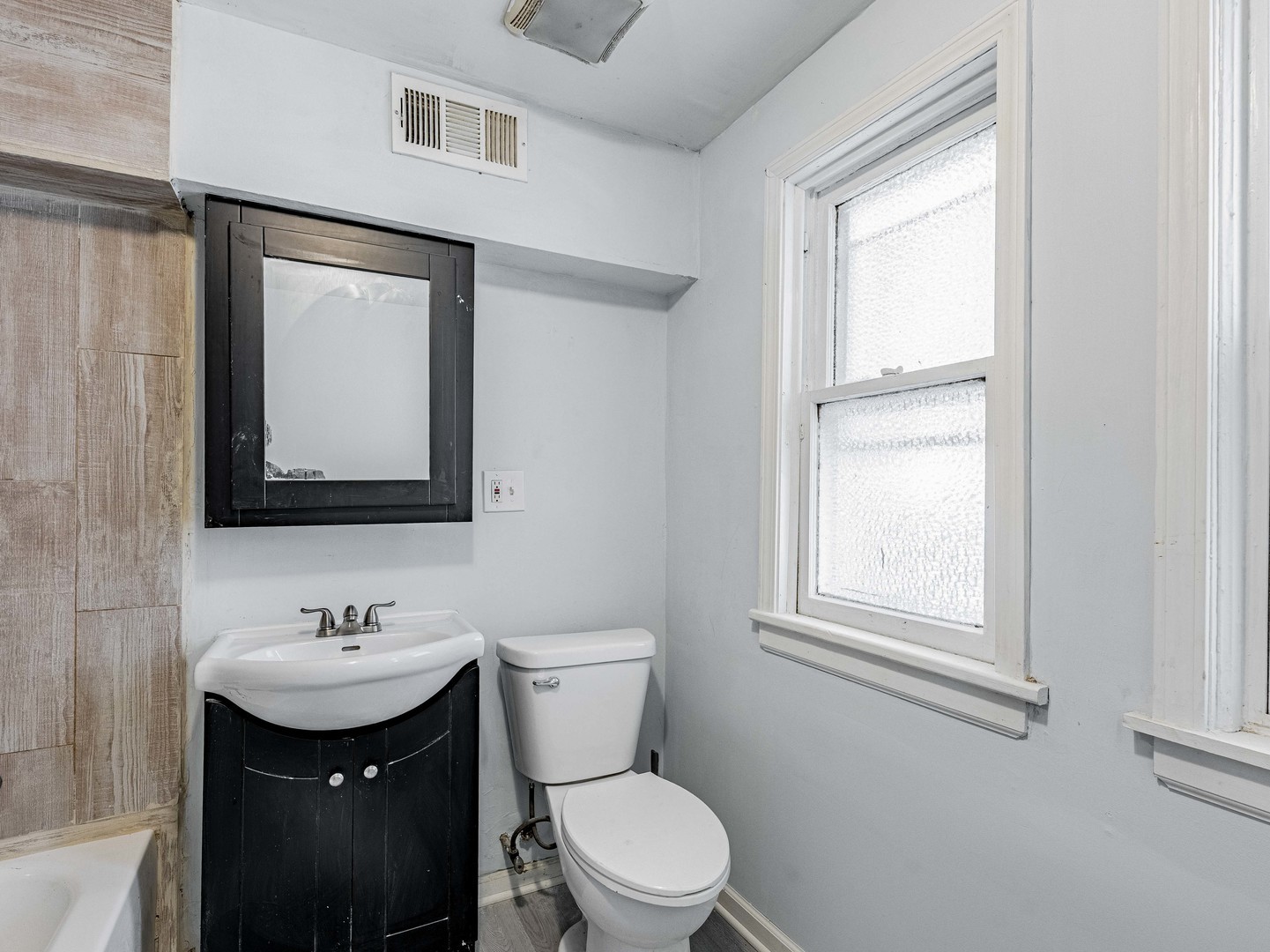 2749 S Trumbull Avenue Property Photo 7