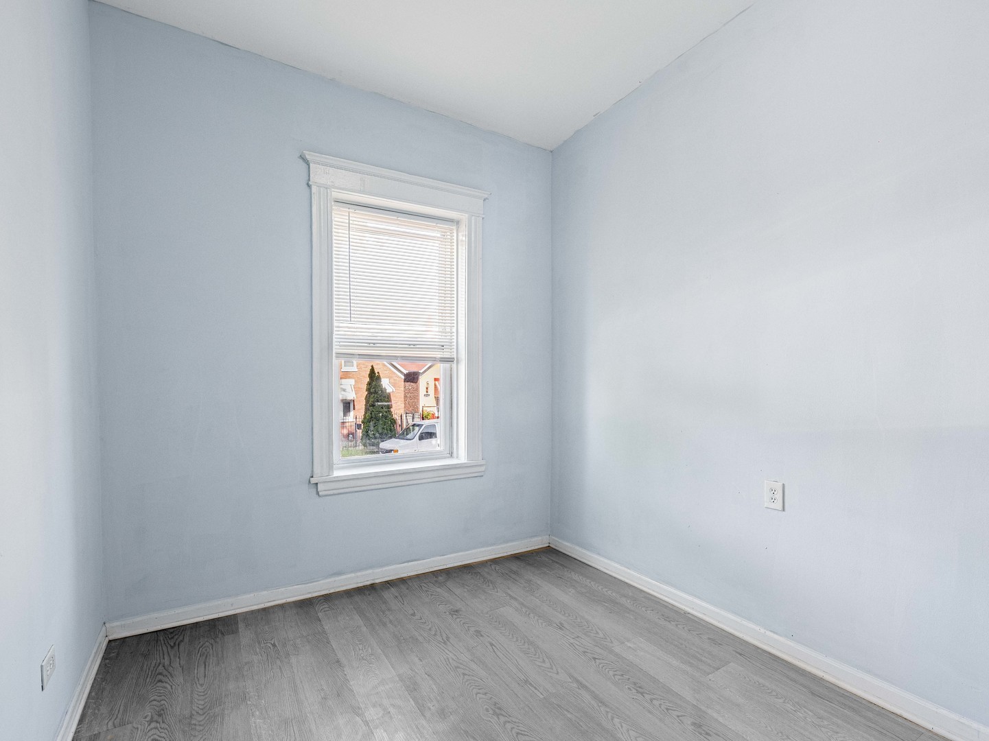 2749 S Trumbull Avenue Property Photo 12