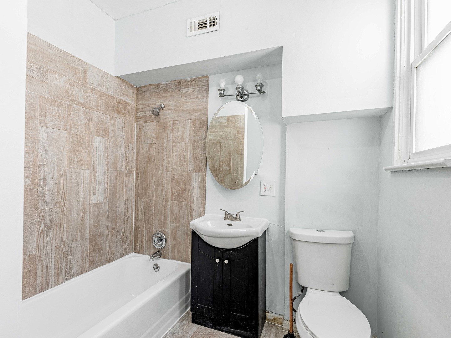 2749 S Trumbull Avenue Property Photo 13