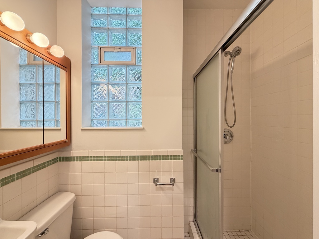 1009 N Sacramento Avenue 1r Property Photo 20