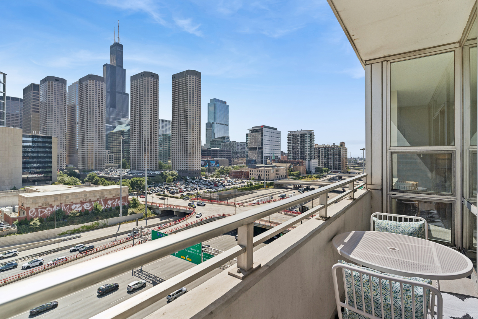 737 W Washington Boulevard 806 Property Photo 4