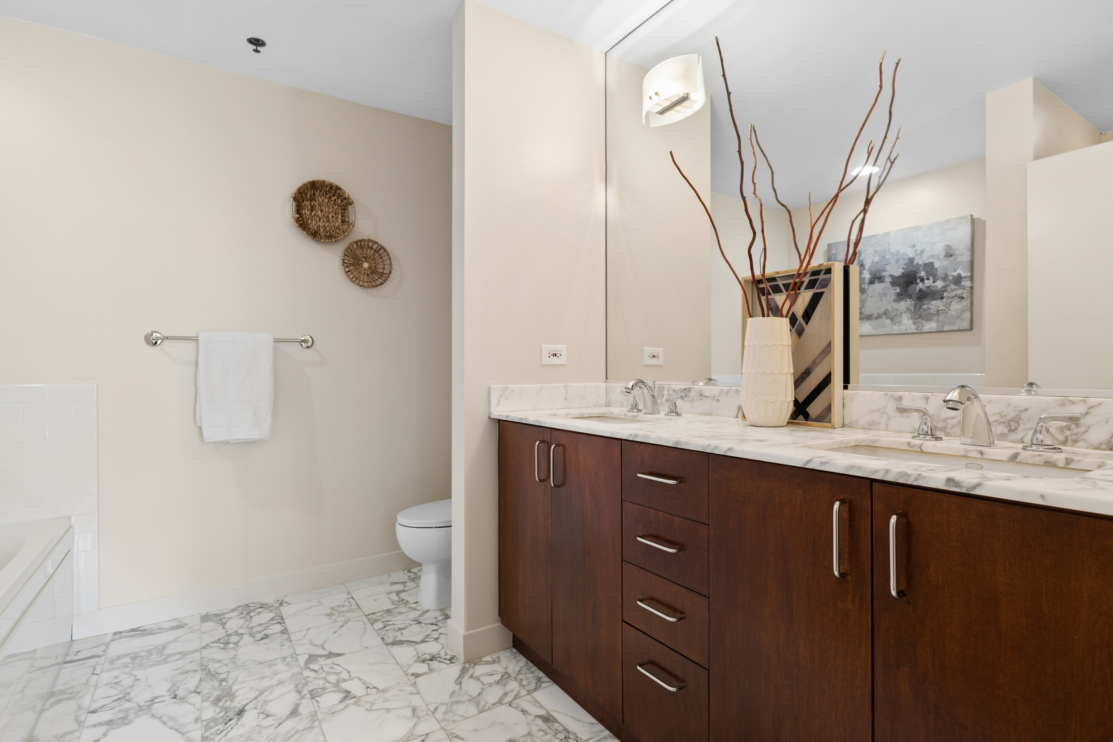 737 W Washington Boulevard 806 Property Photo 8