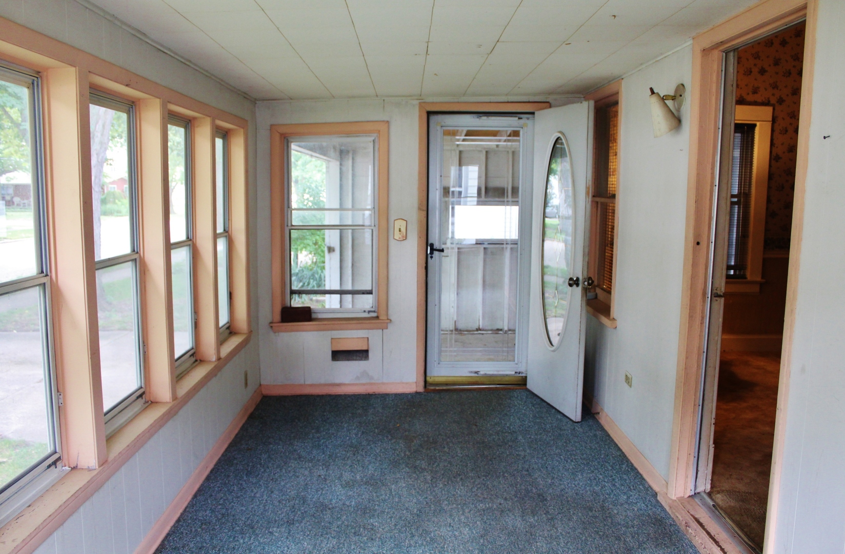 416 E Benton Street Property Photo 3