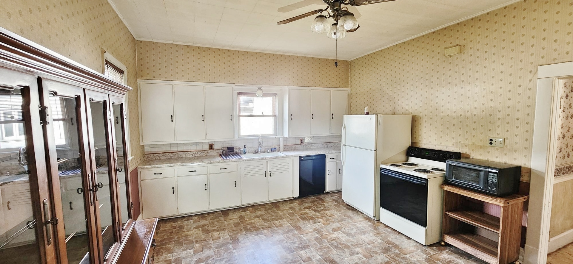 416 E Benton Street Property Photo 12
