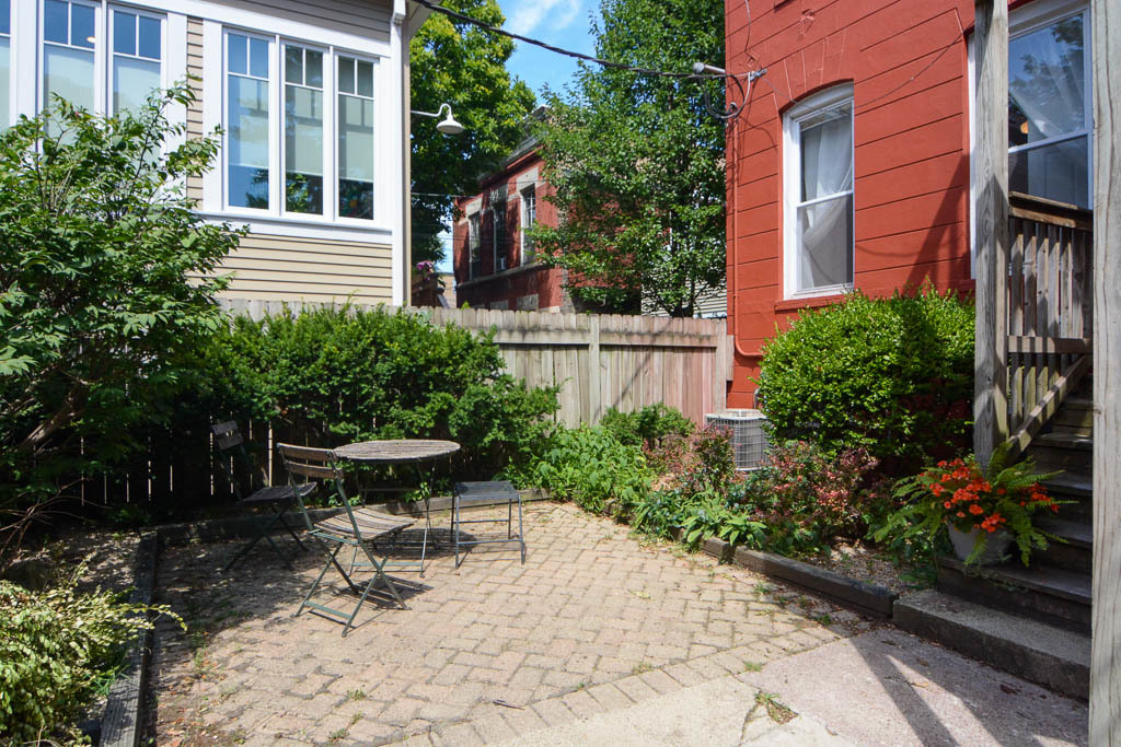 1129 N Winchester Avenue Ch2 Property Photo 3