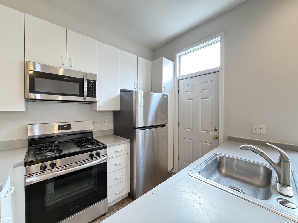 1129 N Winchester Avenue Ch2 Property Photo 7