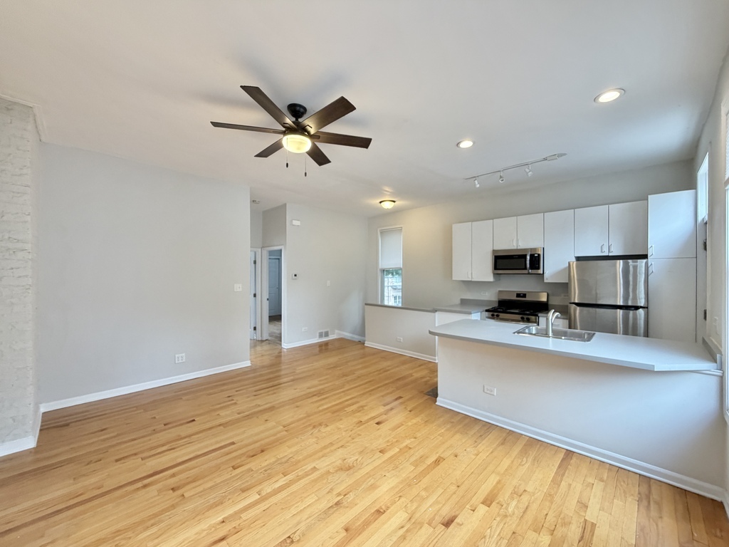 1129 N Winchester Avenue Ch2 Property Photo 14