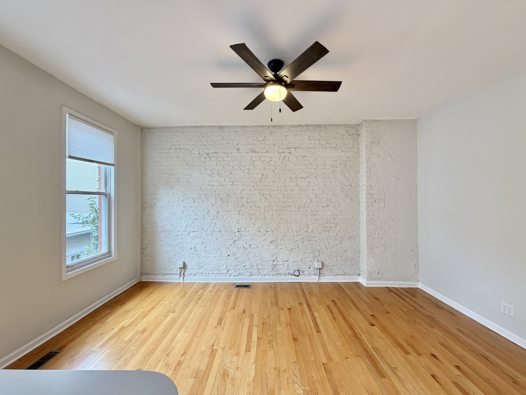 1129 N Winchester Avenue Ch2 Property Photo 16