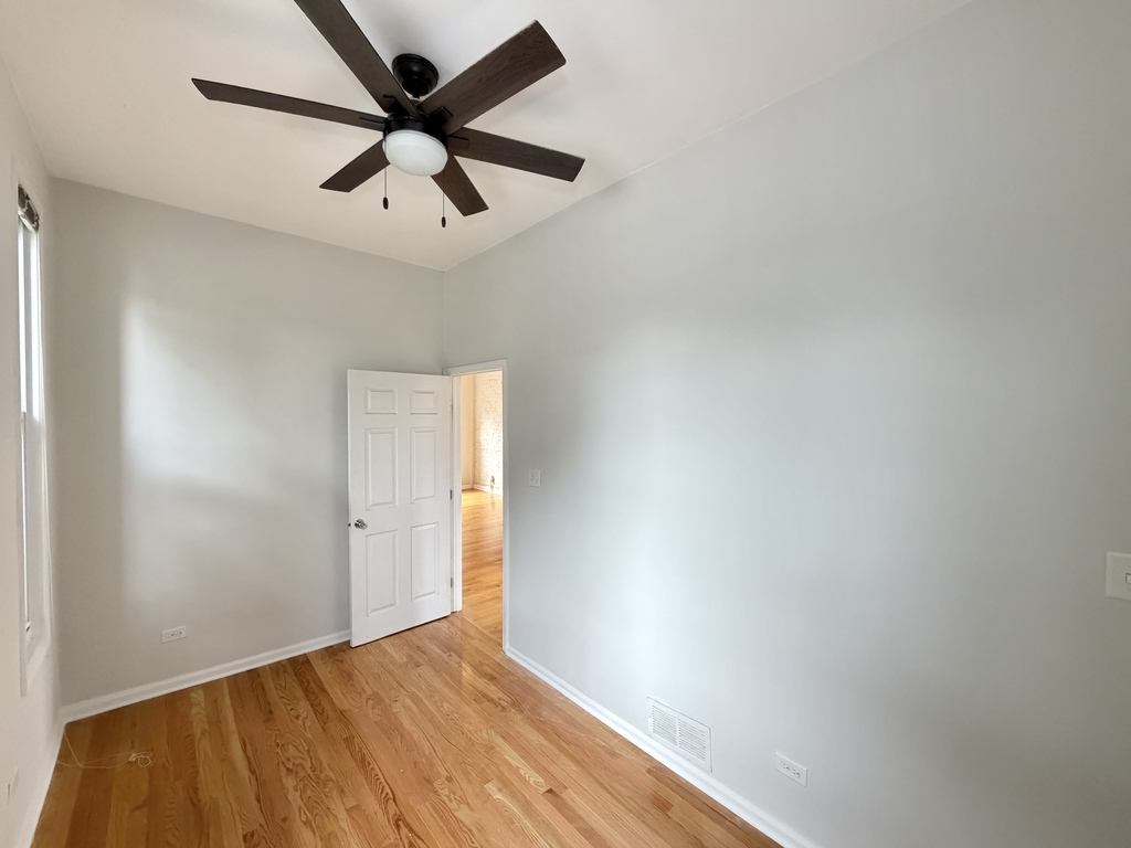 1129 N Winchester Avenue Ch2 Property Photo 18