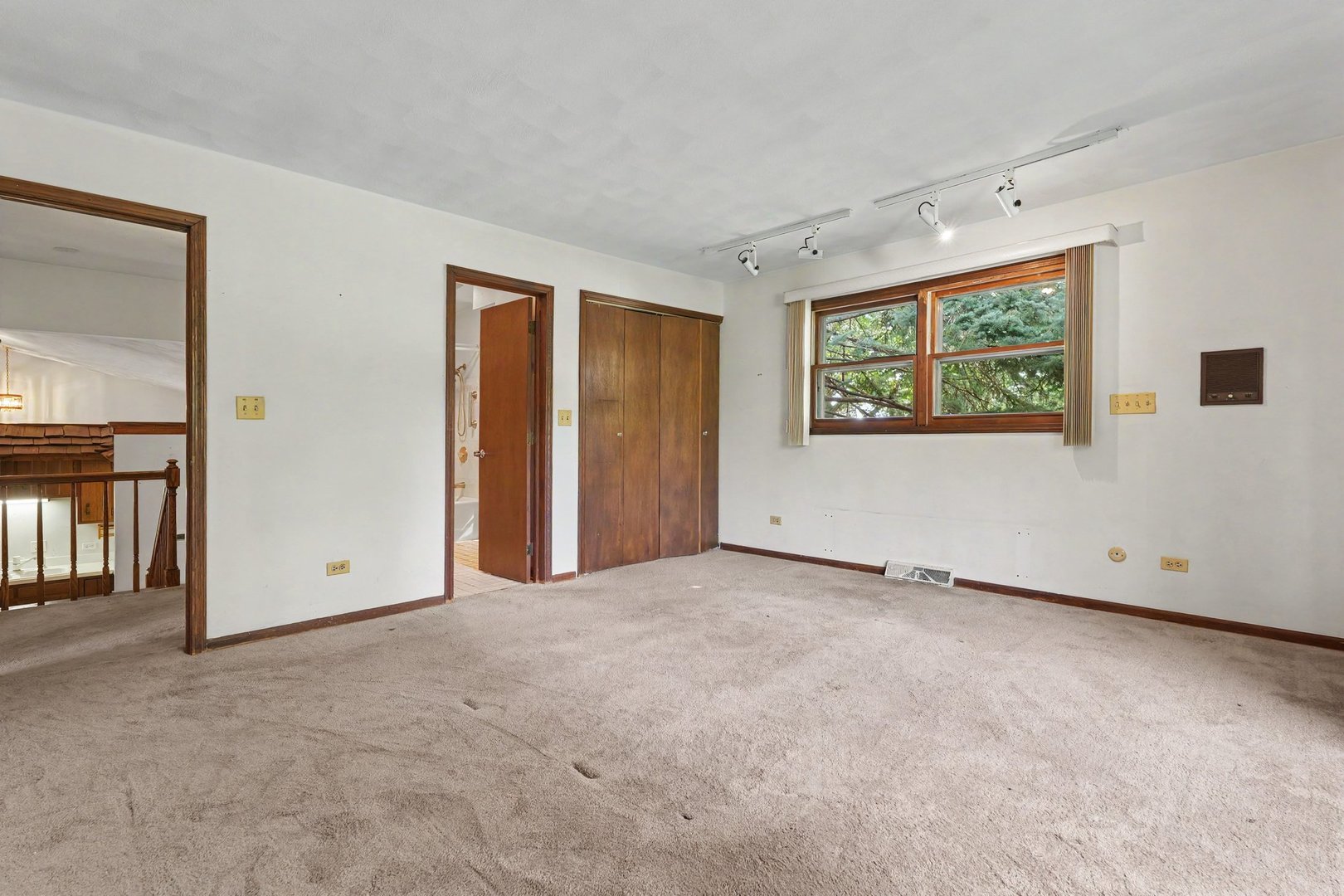 452 Commonwealth Lane Property Photo 12
