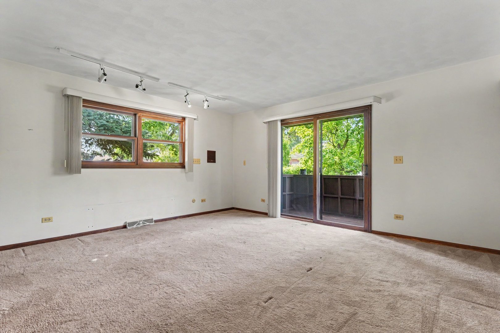 452 Commonwealth Lane Property Photo 13