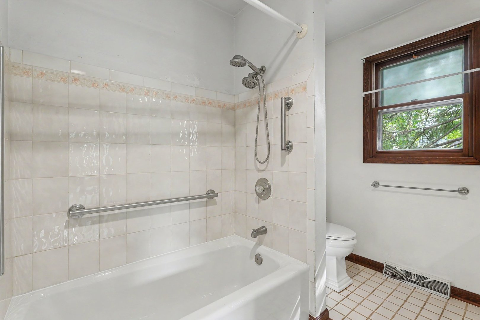 452 Commonwealth Lane Property Photo 15