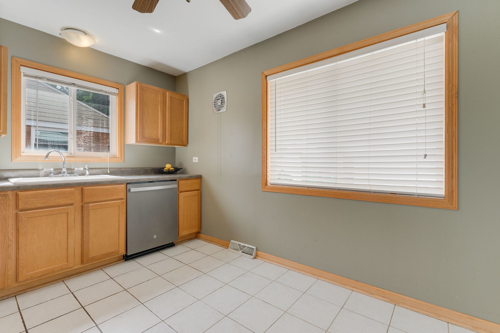 2808 S 10th Avenue Property Photo 6