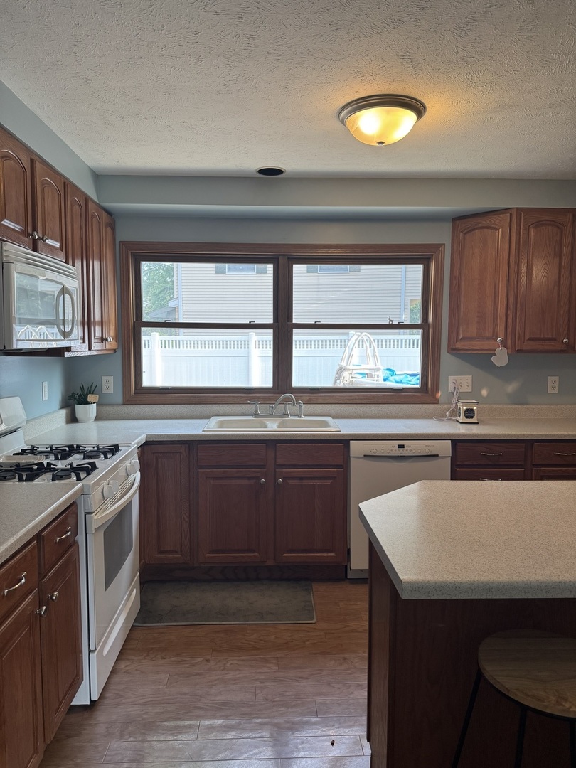 2219 Highland Drive Property Photo 4