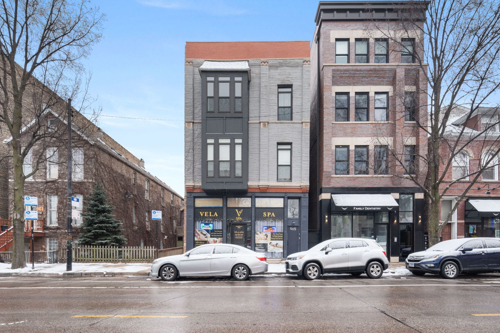 965 W 18th Street Property Photo 1