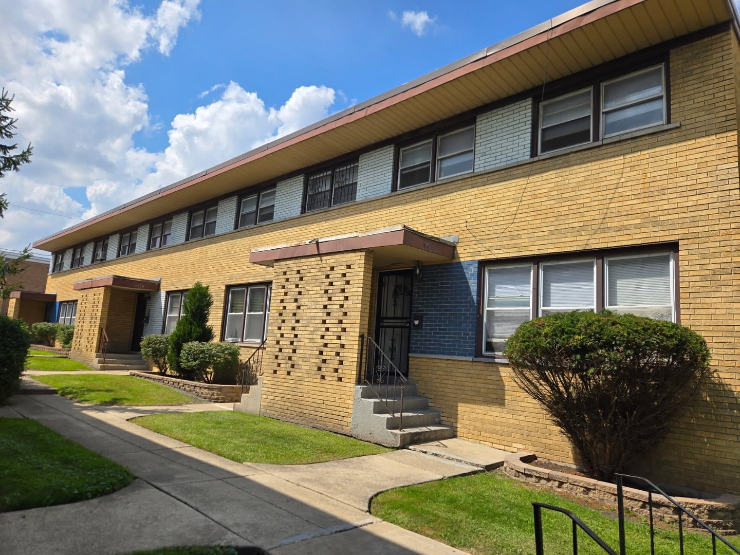 6618 S Michigan Avenue Property Photo 1