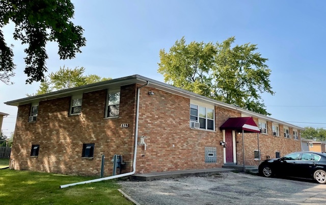 829 Greenbrier Road Property Photo 1