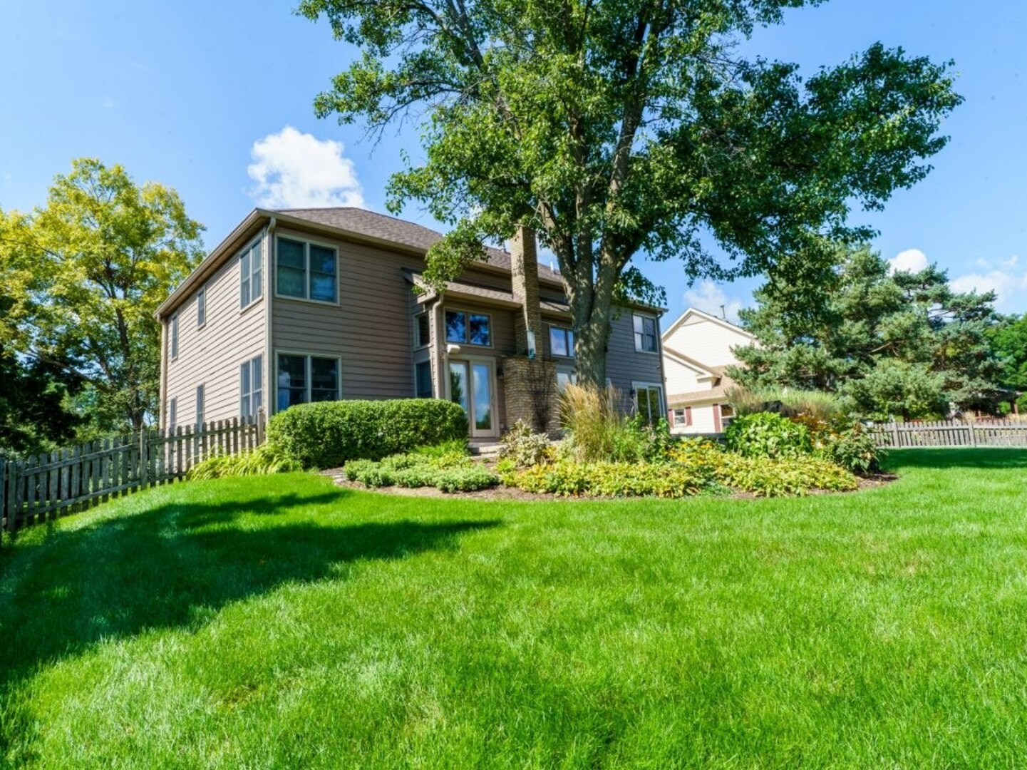 360 Ambria Drive Property Photo 3