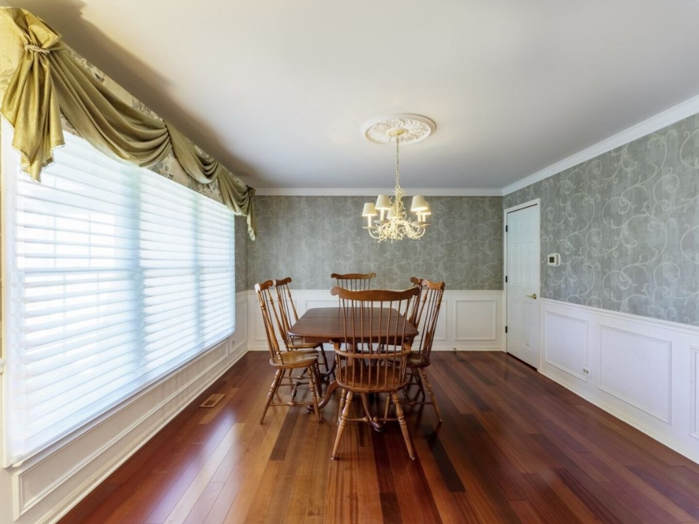 360 Ambria Drive Property Photo 13