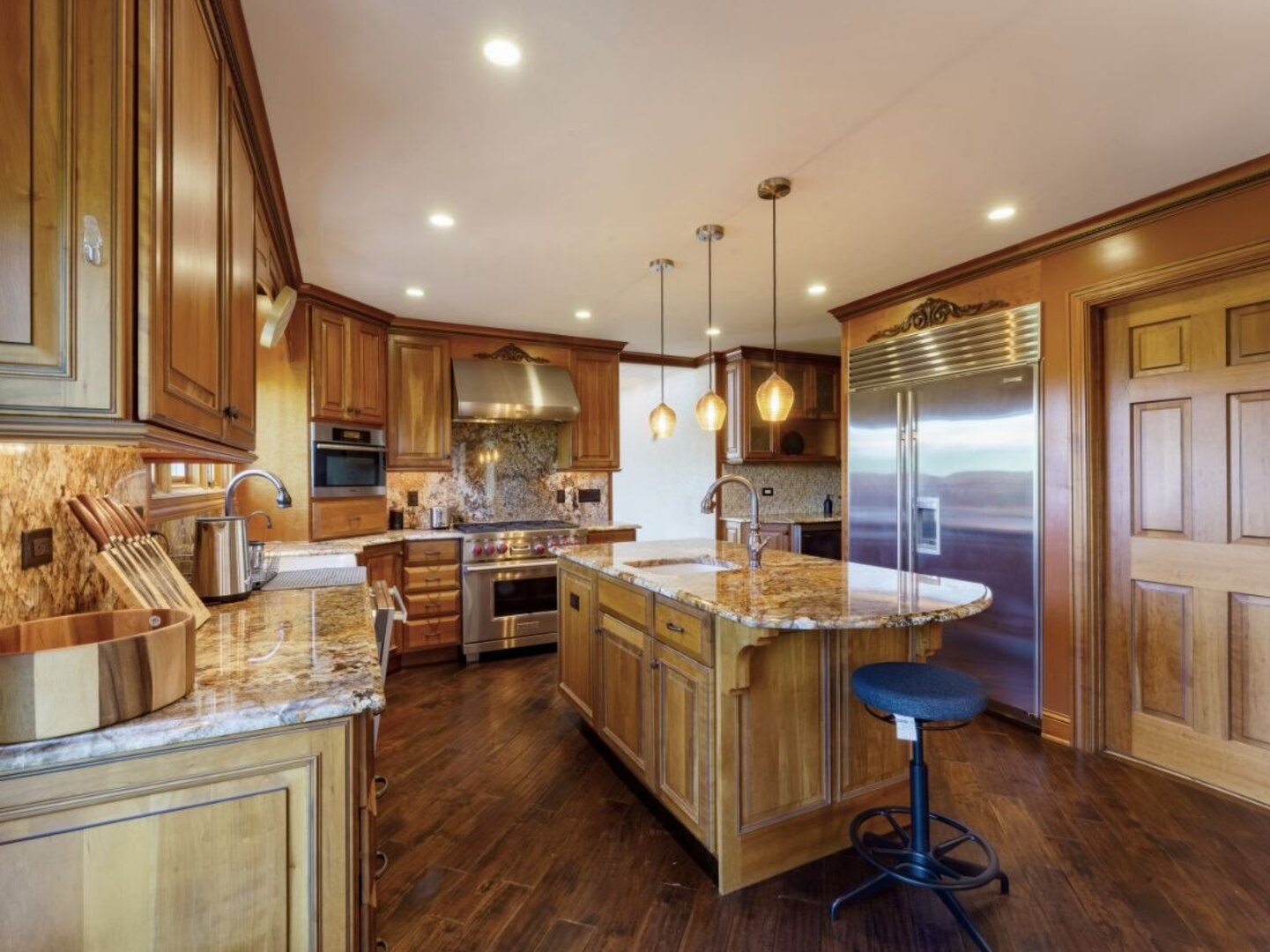 360 Ambria Drive Property Photo 16