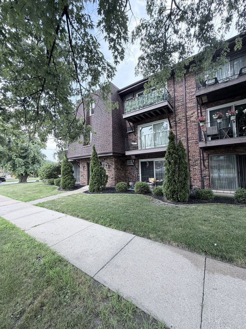 7005 99th Street 2w Property Photo 1
