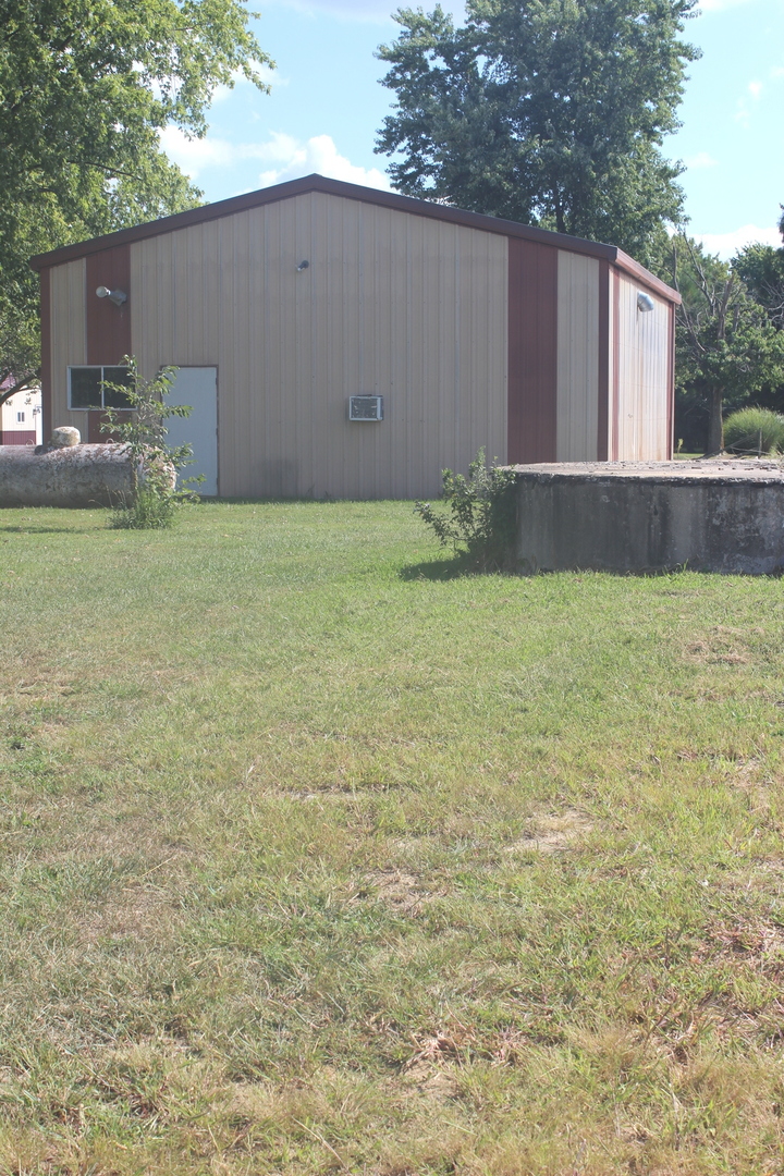 709 Thomas Street Property Photo 3