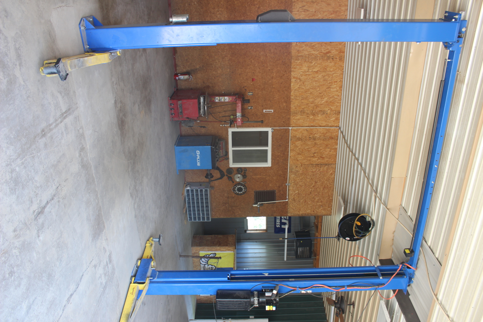 709 Thomas Street Property Photo 12