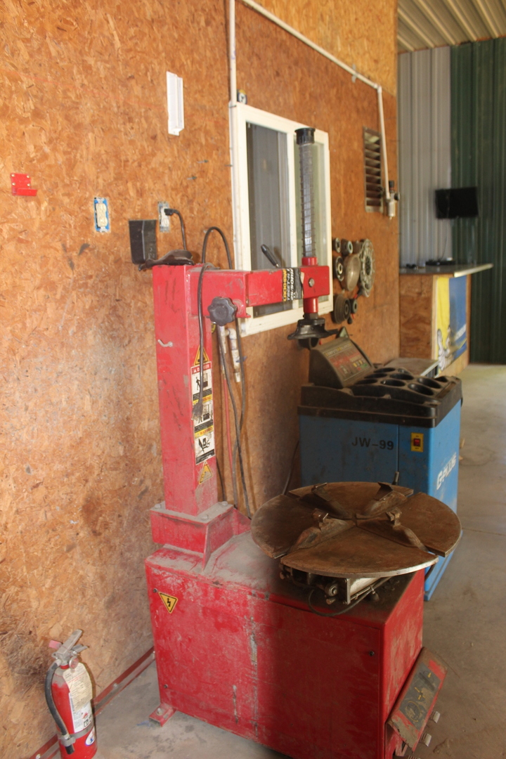 709 Thomas Street Property Photo 15