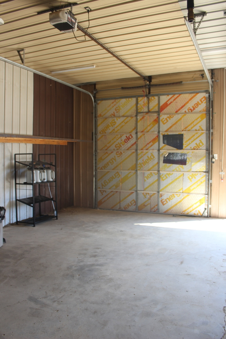 709 Thomas Street Property Photo 16