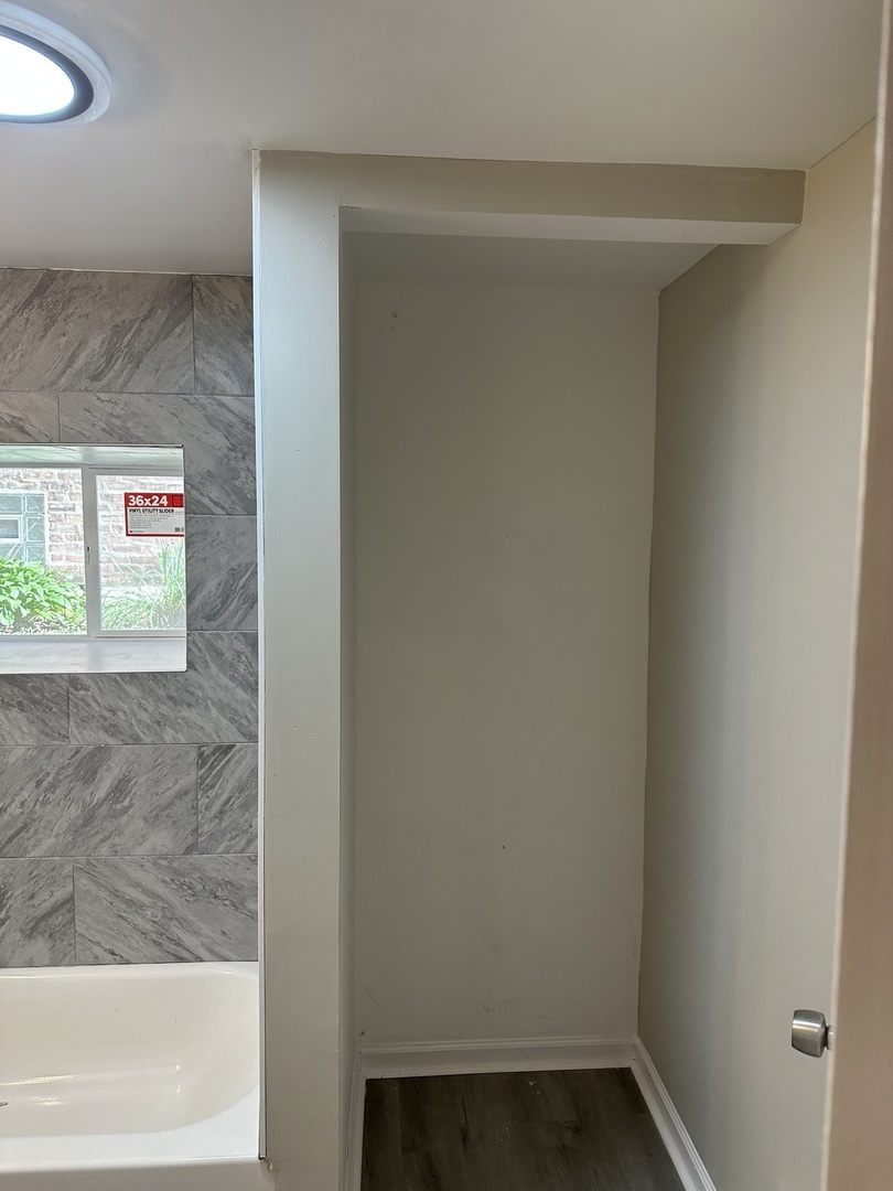 8828 S Dante Avenue Property Photo 3