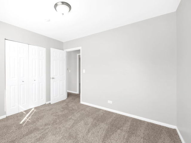 10 W Thacker Street Property Photo 6