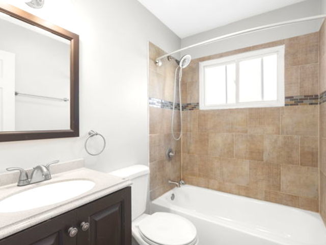 10 W Thacker Street Property Photo 7
