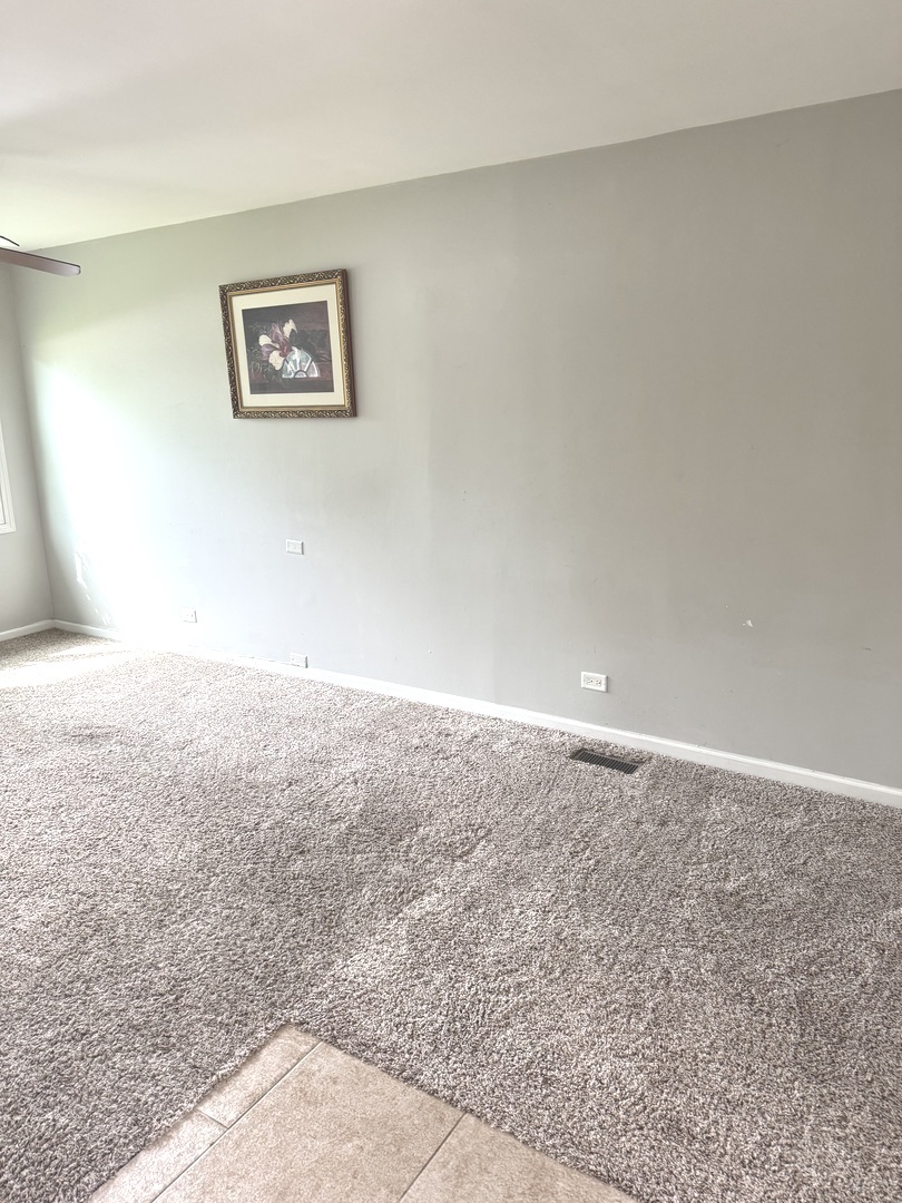 10 W Thacker Street Property Photo 8
