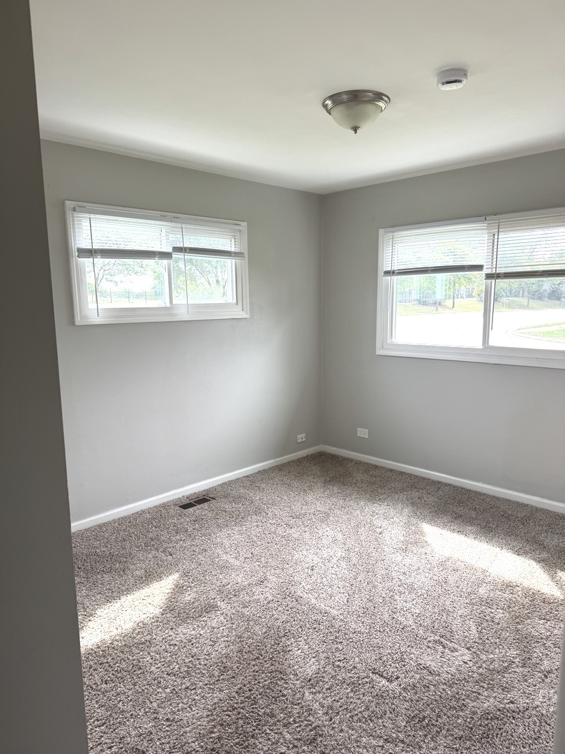 10 W Thacker Street Property Photo 10