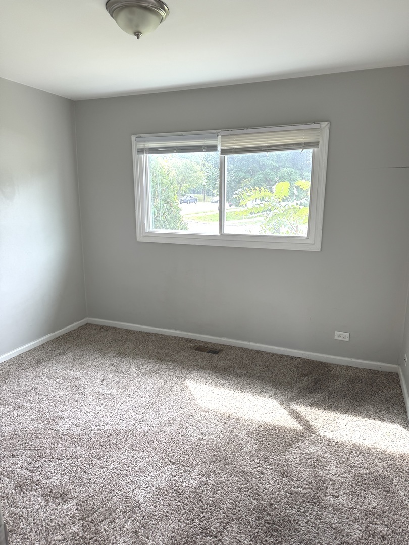 10 W Thacker Street Property Photo 11