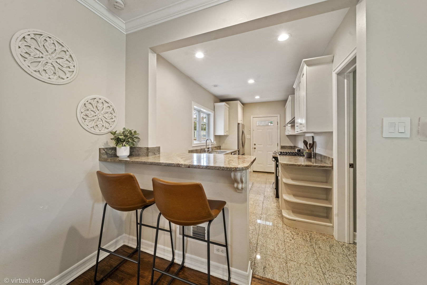 732 S Ashland Avenue Property Photo 8
