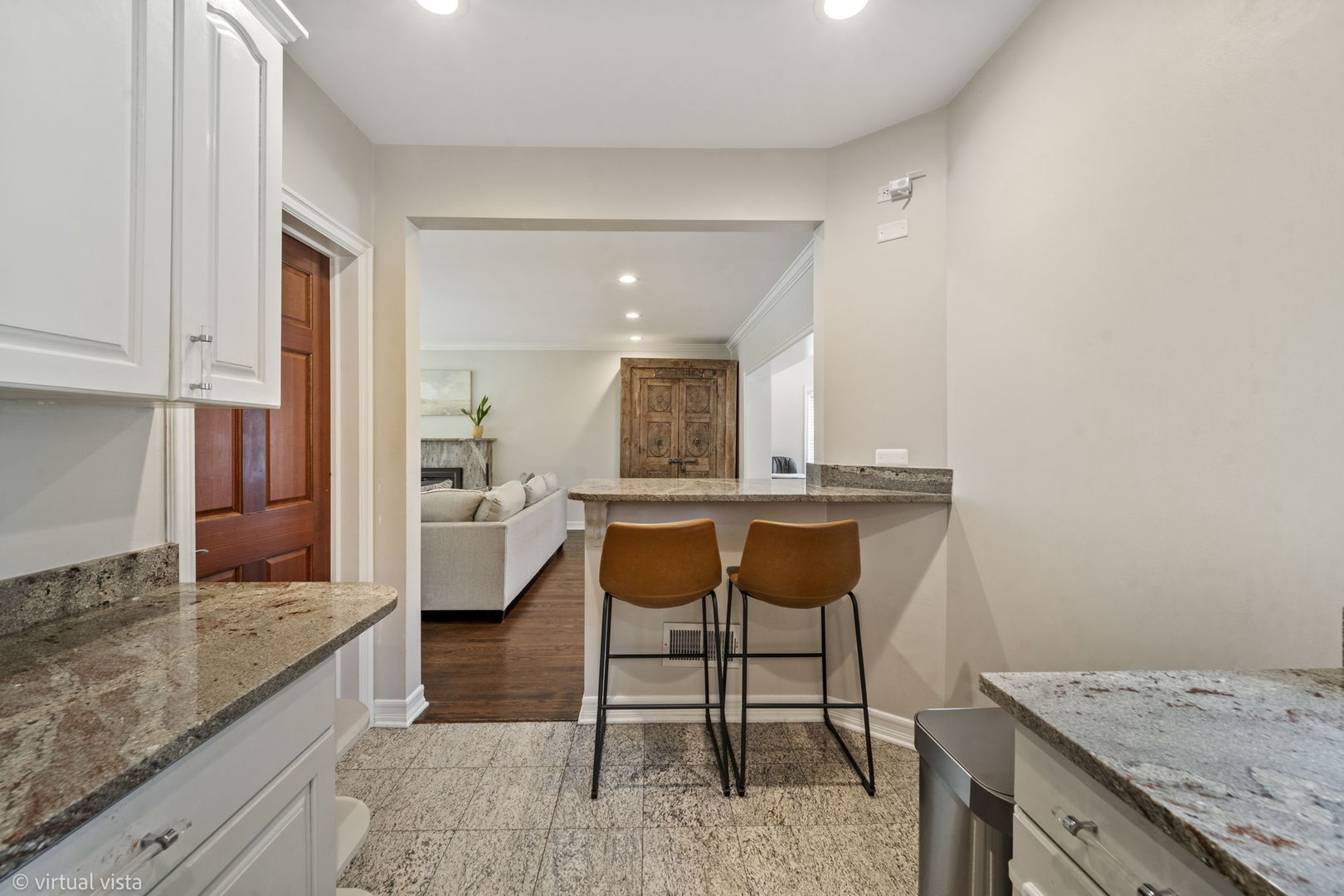 732 S Ashland Avenue Property Photo 9