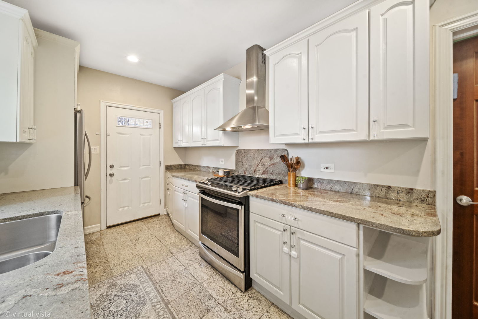 732 S Ashland Avenue Property Photo 10