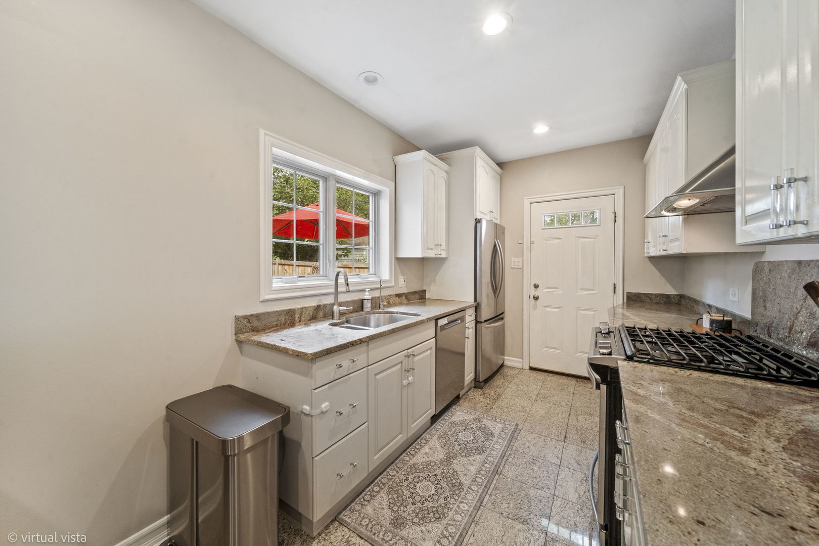732 S Ashland Avenue Property Photo 11